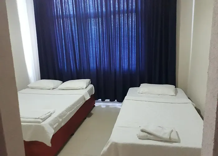 Maniola Restaurant Motell