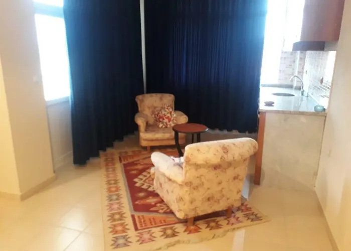 Maniola Restaurant Motell