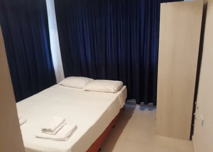 Maniola Restaurant *